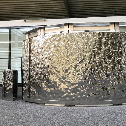 Hochglanzpolierte Oberfläche